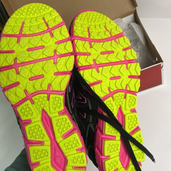 NWT New Balance W750v1 women’s black and pink running shoes size 6 - Picture 7 of 12